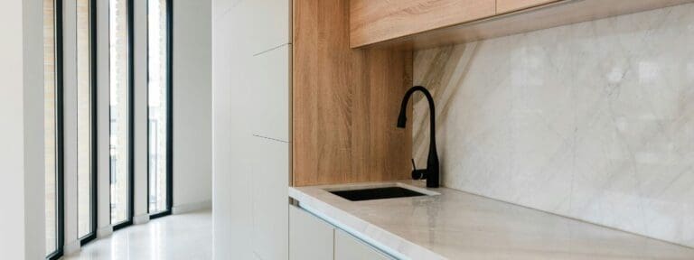 Read more about the article The Best Kitchen Design Choices for Easy Cleaning in 2025