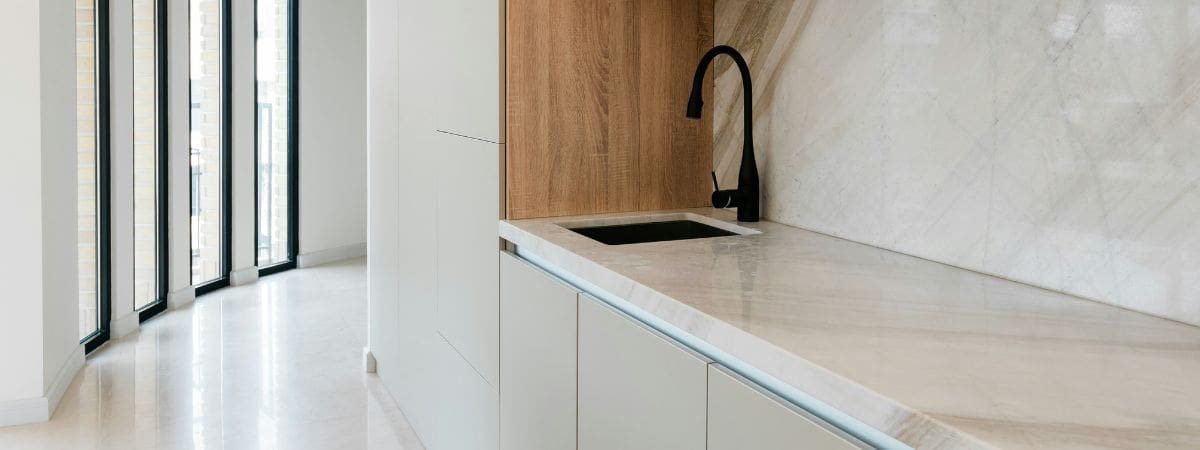 Read more about the article The Best Kitchen Design Choices for Easy Cleaning in 2025